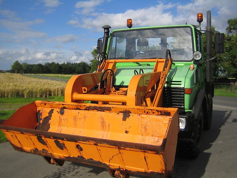 unimog loader