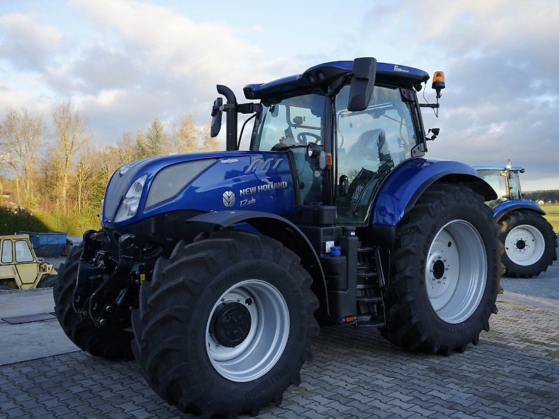 Used New Holland T7.225 AC for sale - tractorpool.co.uk