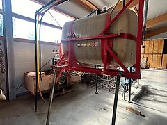 Eigenbau Pflanzenschutzspritze mit 60bar Pumpe und 3000Liter Tank