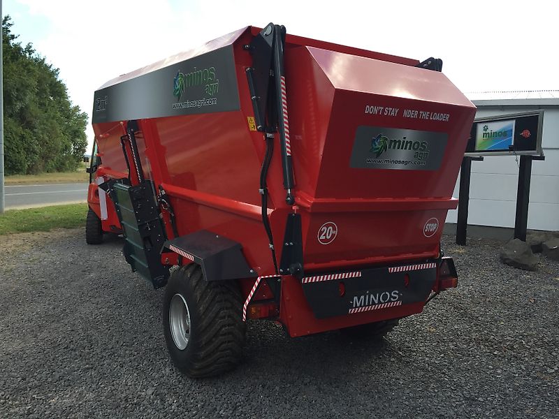 Minos Agri Futtermischwagen T-YYKM 12